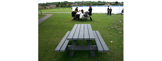 Woodlands Basildon recycled plastic bench