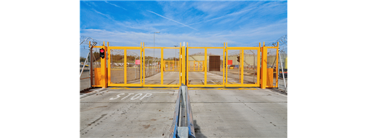 Bi-folding Speed Gates from Frontier Pitts