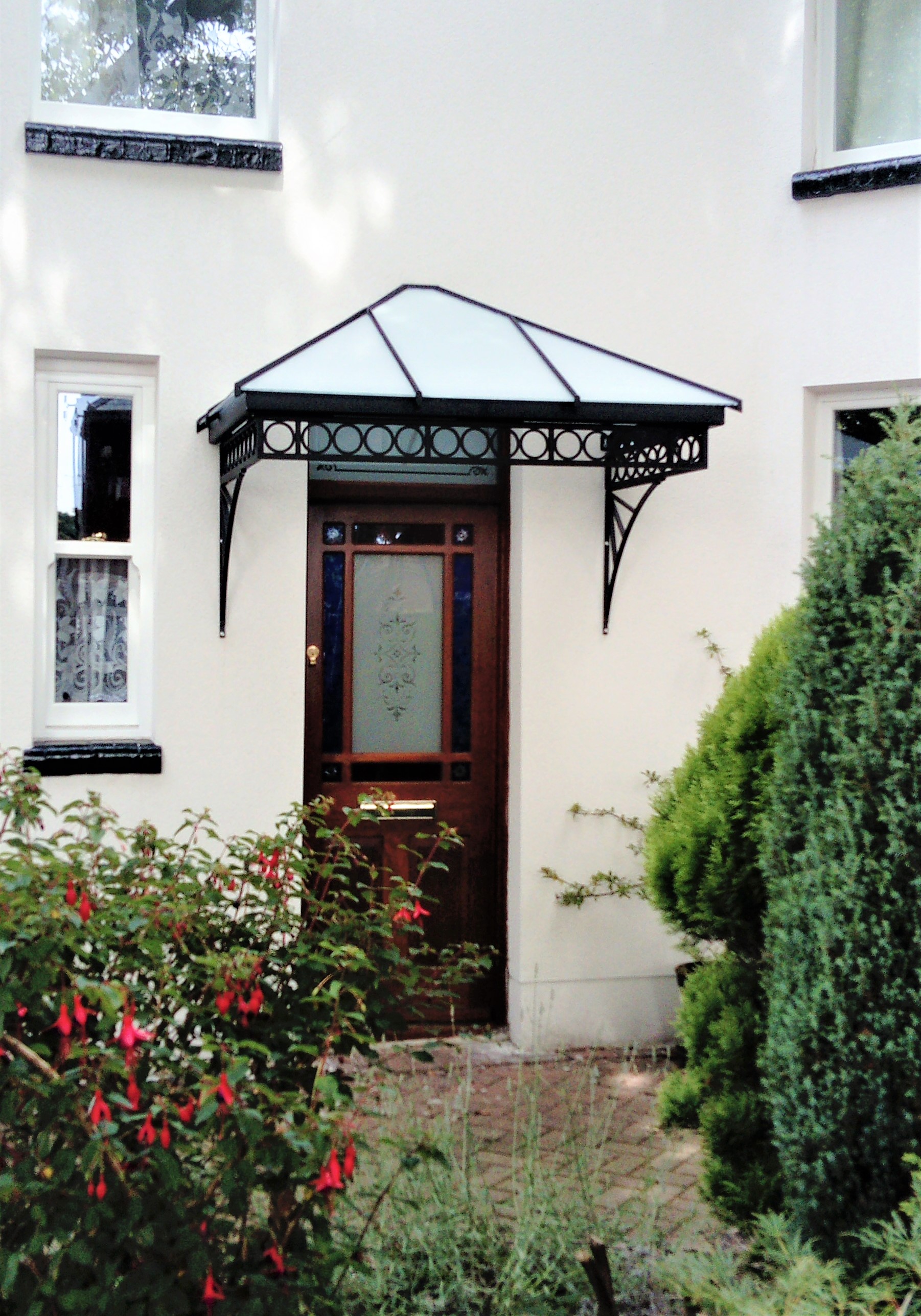 A Ring Canopy with Glazing Bar Roof, Finished with Semi-Opaque Glass