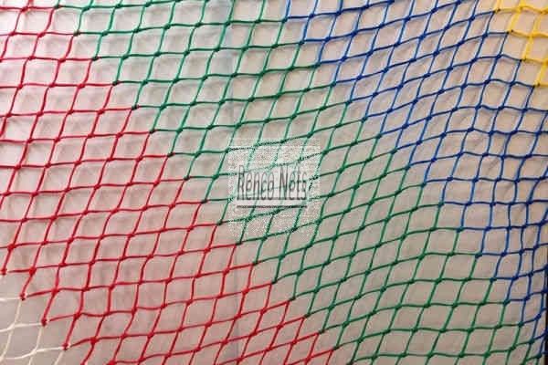 Chevron (Rainbow) Polyethylene Netting - 50mm/4mm 