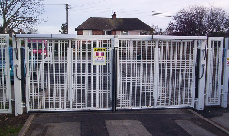 swing-gates Electric Swing Gate (up to 4.5m)