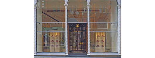 R 61 SU Door Drive - Aprey's Jewellers, London