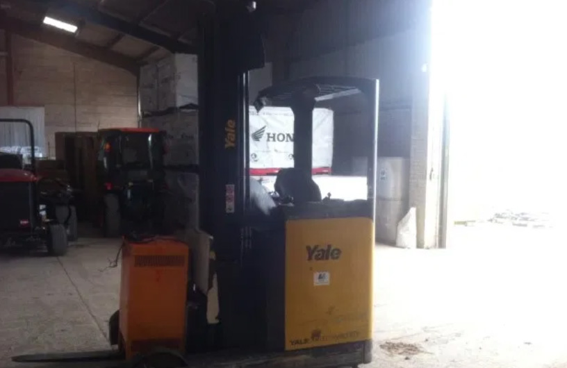Yale MR16 Reach ForkLift Truck
