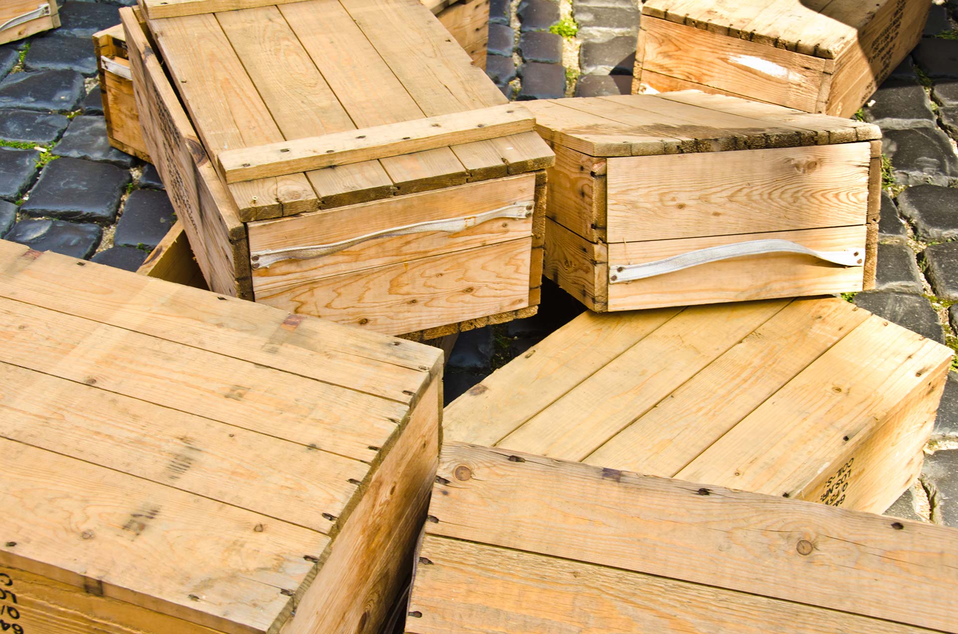 WOODEN CRATES & PACKING CASES