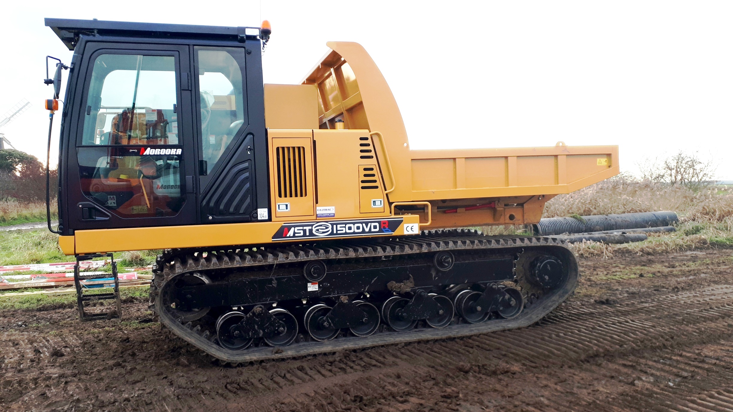 Rotating tracked dumpers