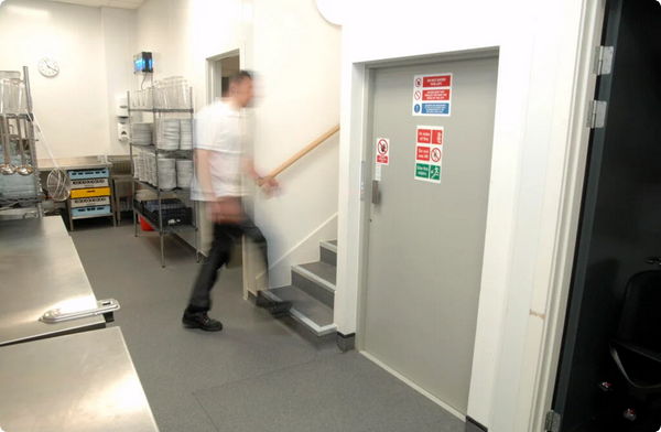 Stannah Trolleylift – The Floor Level Service Lift