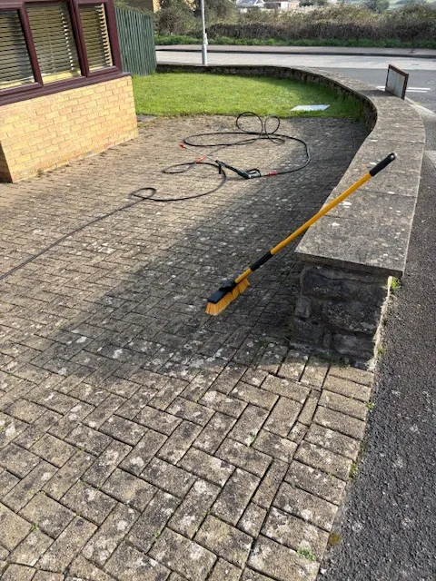 Driveway Cleaning - Thornbury (Before)