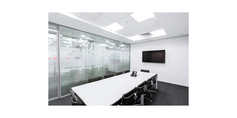 5 Reasons to Choose a Bespoke Glass Door