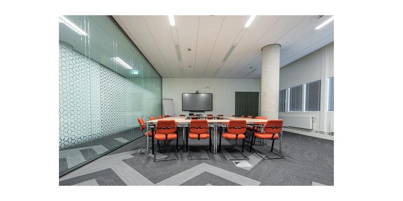 2. 5 Reasons Glass Partitions Are Better Than Solid Partitions