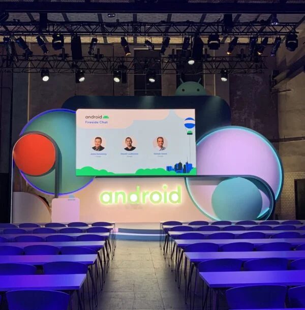 Reconfigurable Exhibition Systems