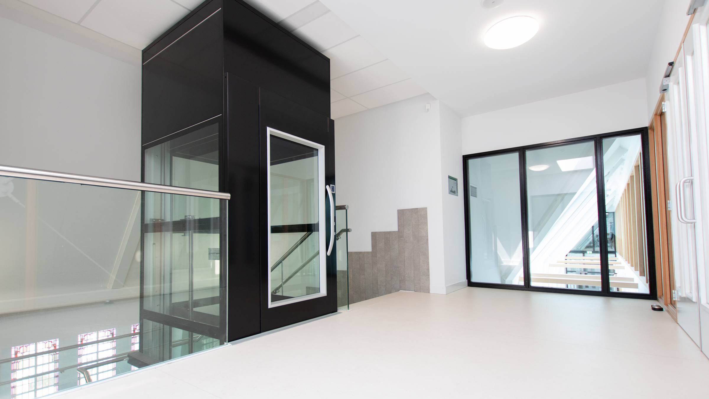 Stannah launches Midilift PL2 – a next-generation platform lift