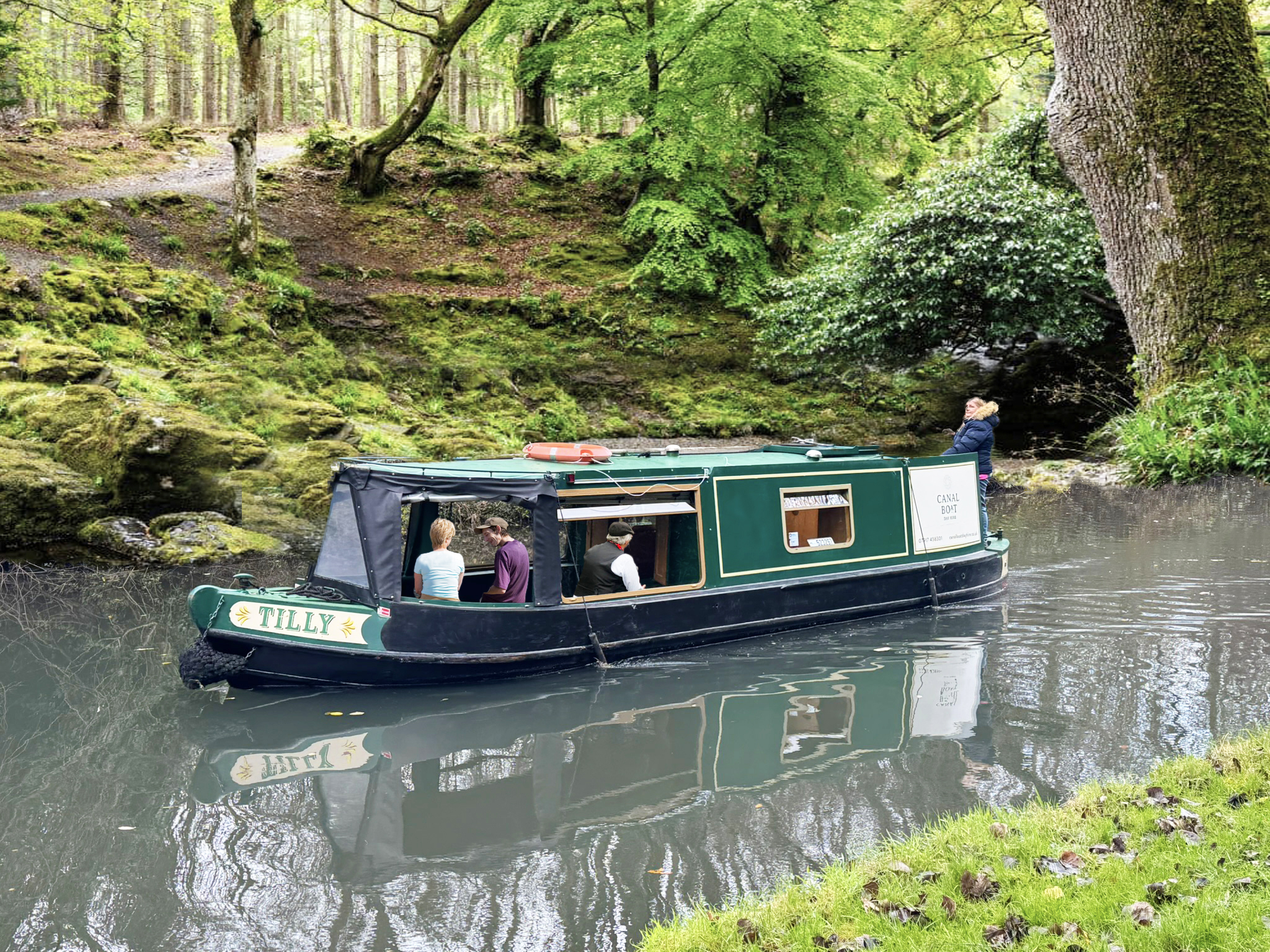 Narrowboat Tilly on the Grand Union Canal in Apsley
