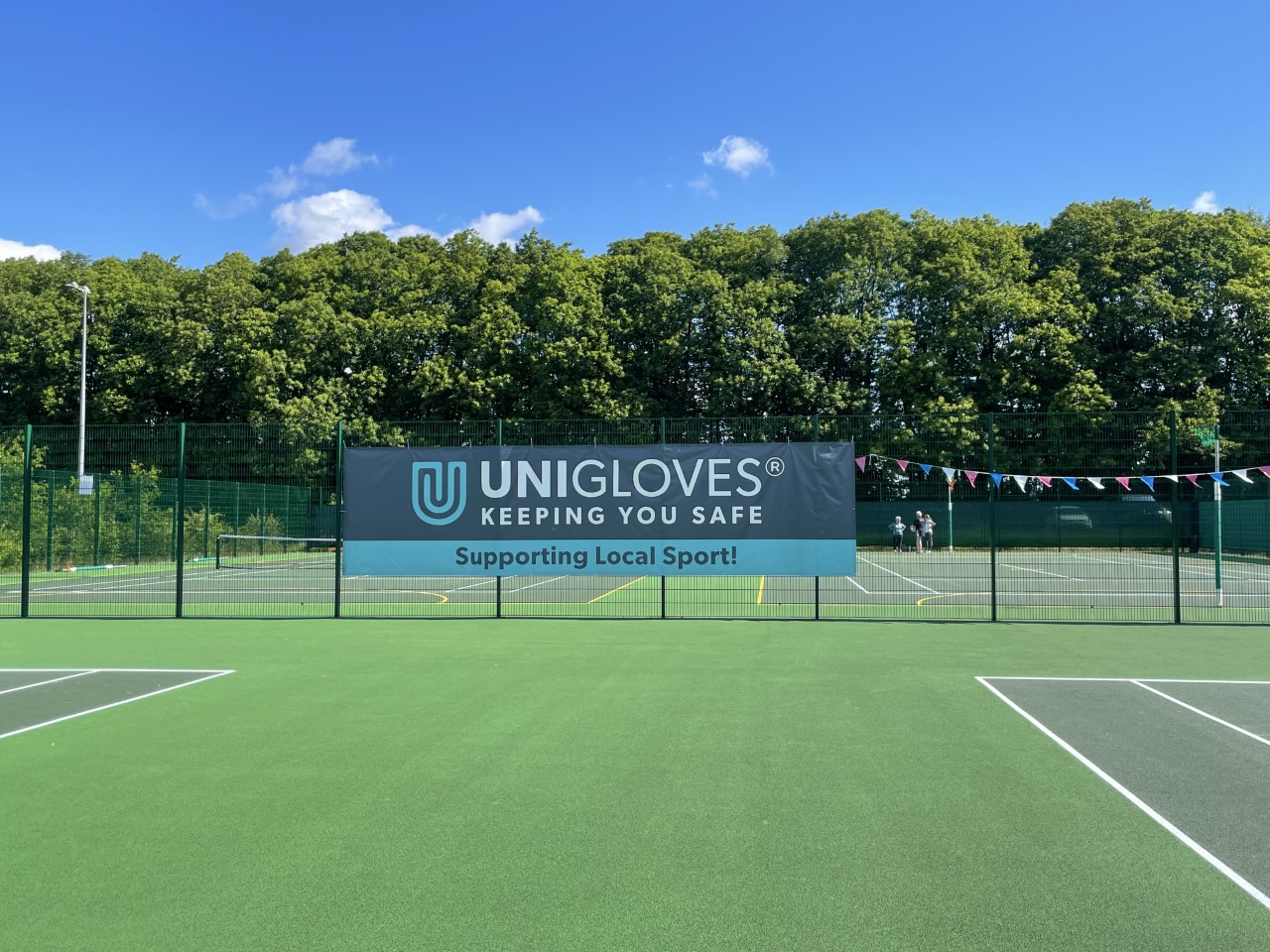 Outdoor banner for fencing