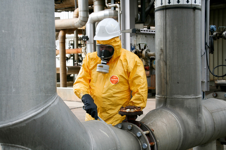 DuPont™ Tychem® 2000 C No Socks TYCCHA6