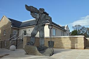 Ironwork specialists call upon galvanizers to highlight town''s history