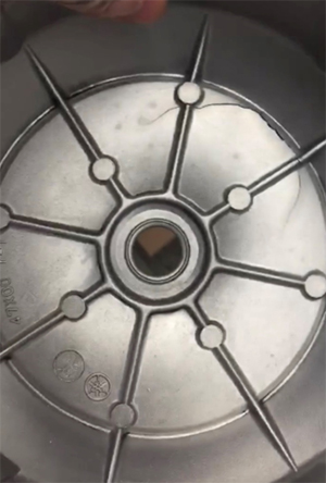 Yamaha R1 Clutch casing repair. 