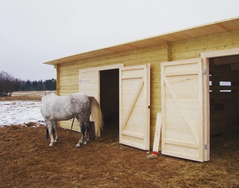 Commercial Log Cabin Stables in Market Rasen