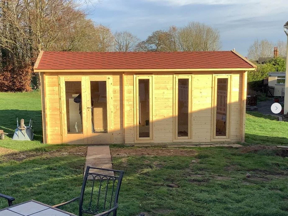 Commercial NICE 5.8x3.0m Log Cabin in Lincolnshire