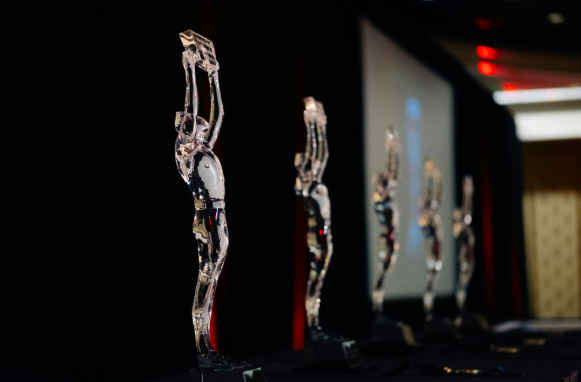 The Business Benefits of Investing in Custom Employee Recognition Awards