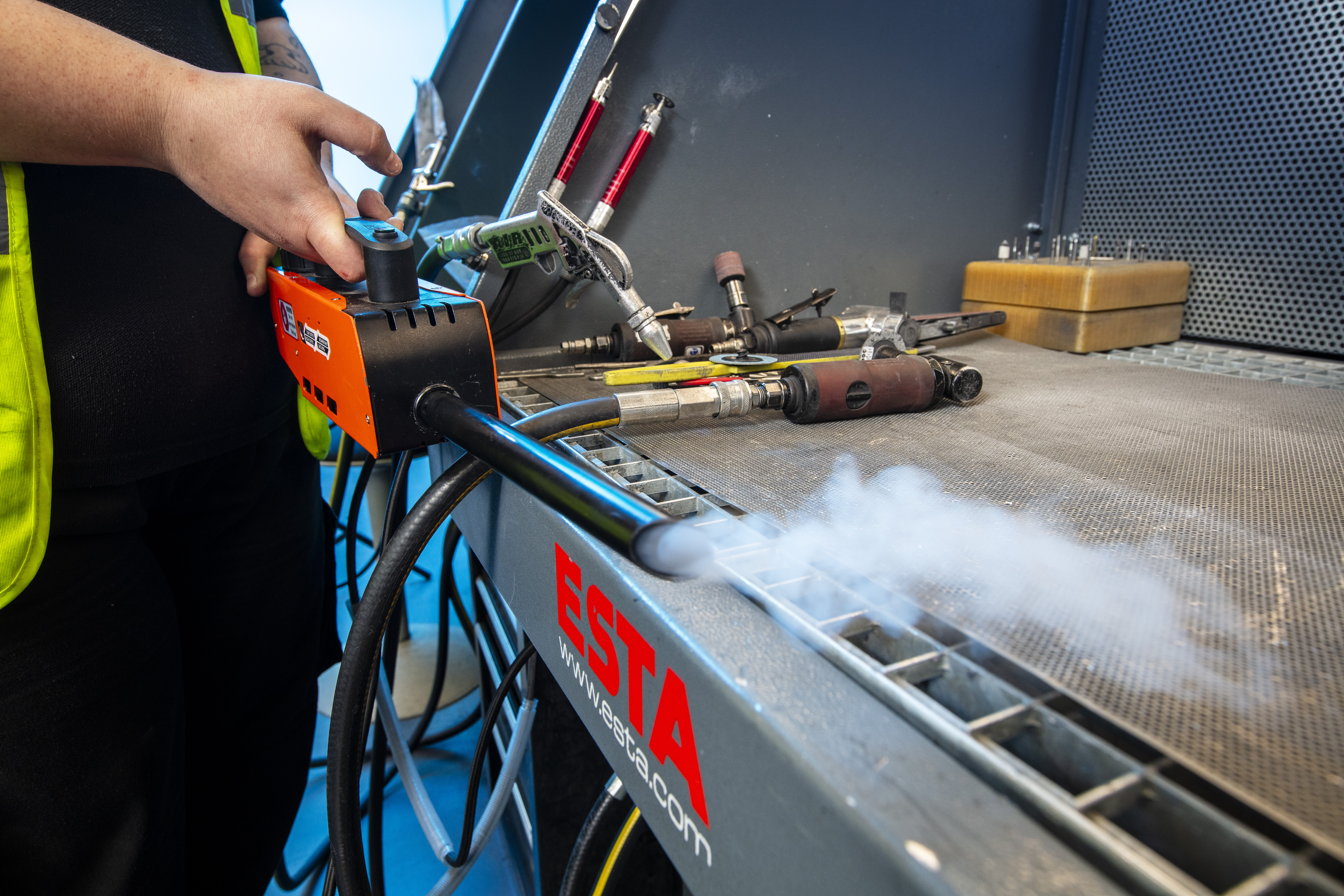 Testing LEV system efficiency with smoke machine