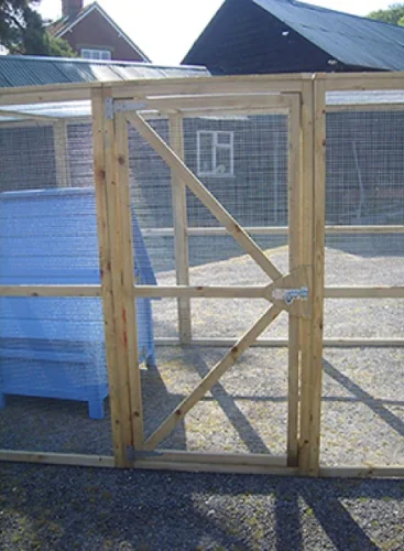 5 x Enclosed Hen Run Panels Plus Door - 1800 x 900