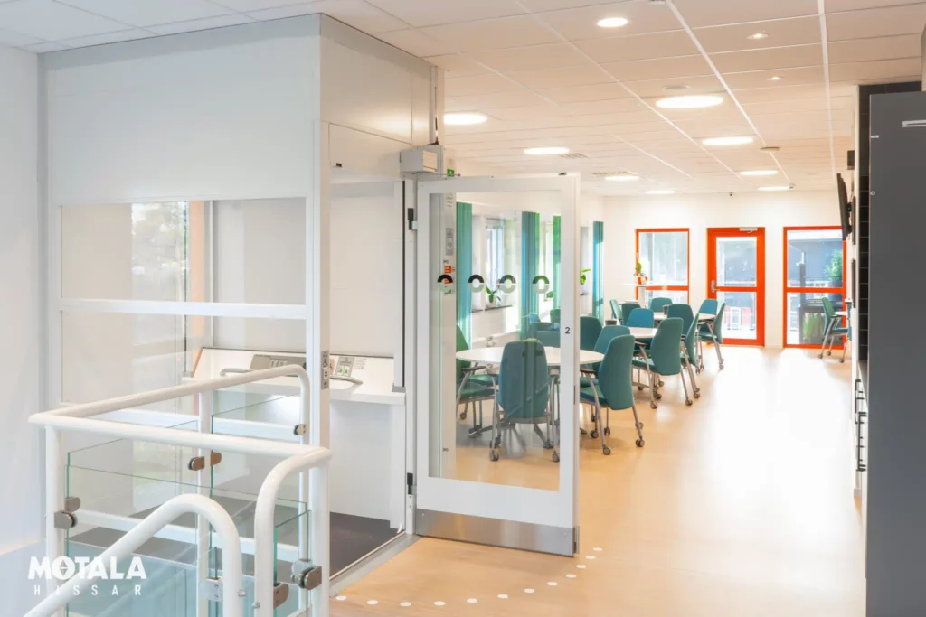 The Most Adaptable Platform Lift for Commercial Buildings