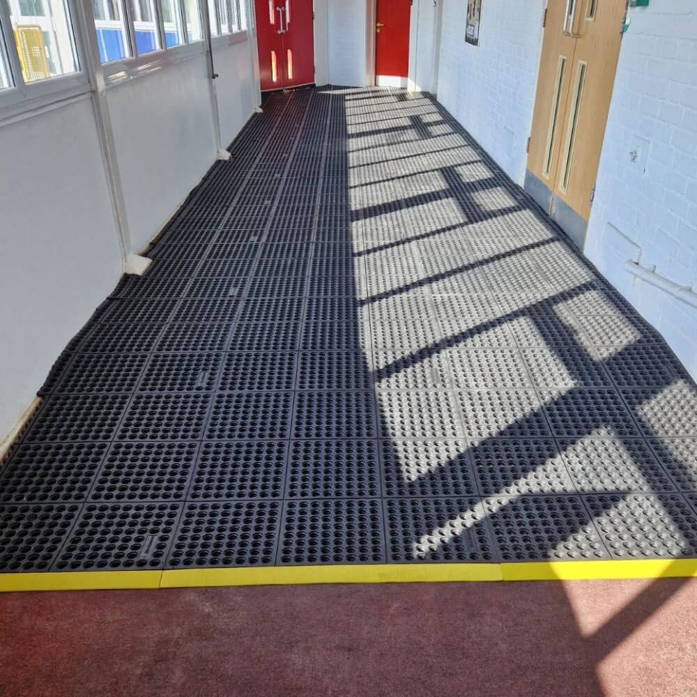 Cushion Link Open Top Interlocking Matting with Bevel Edge Matting