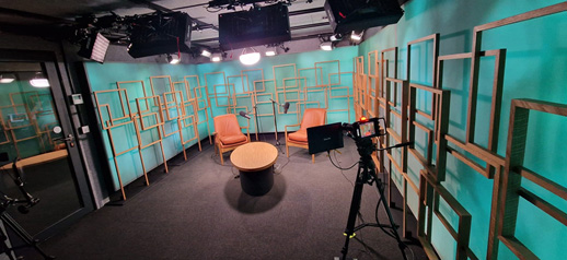 The Irish Independent chooses STUDIOBRICKS booths