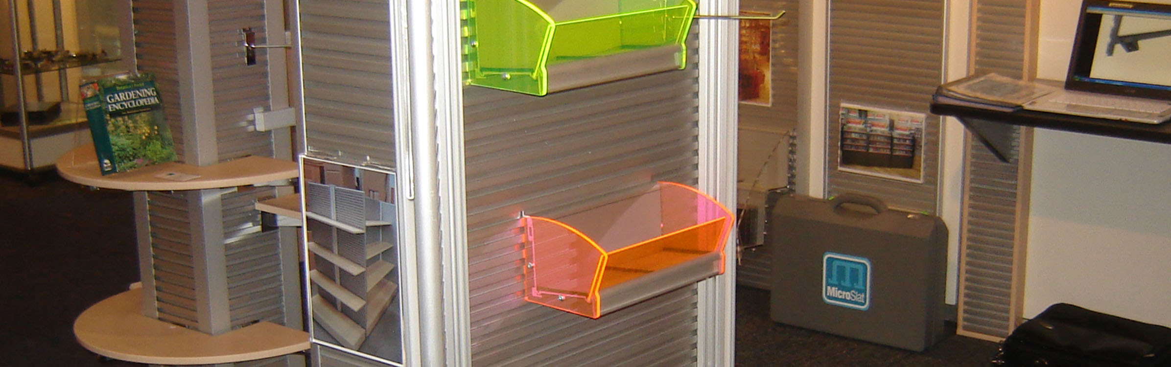 Double-Sided Slatwall System