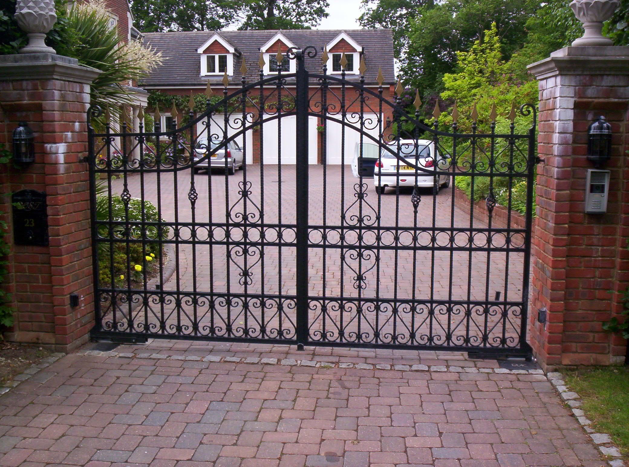 Ellesmere Bow Metal Gate