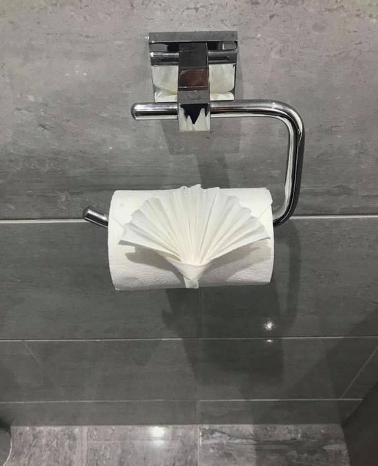 Professional Washroom Cleaning Services