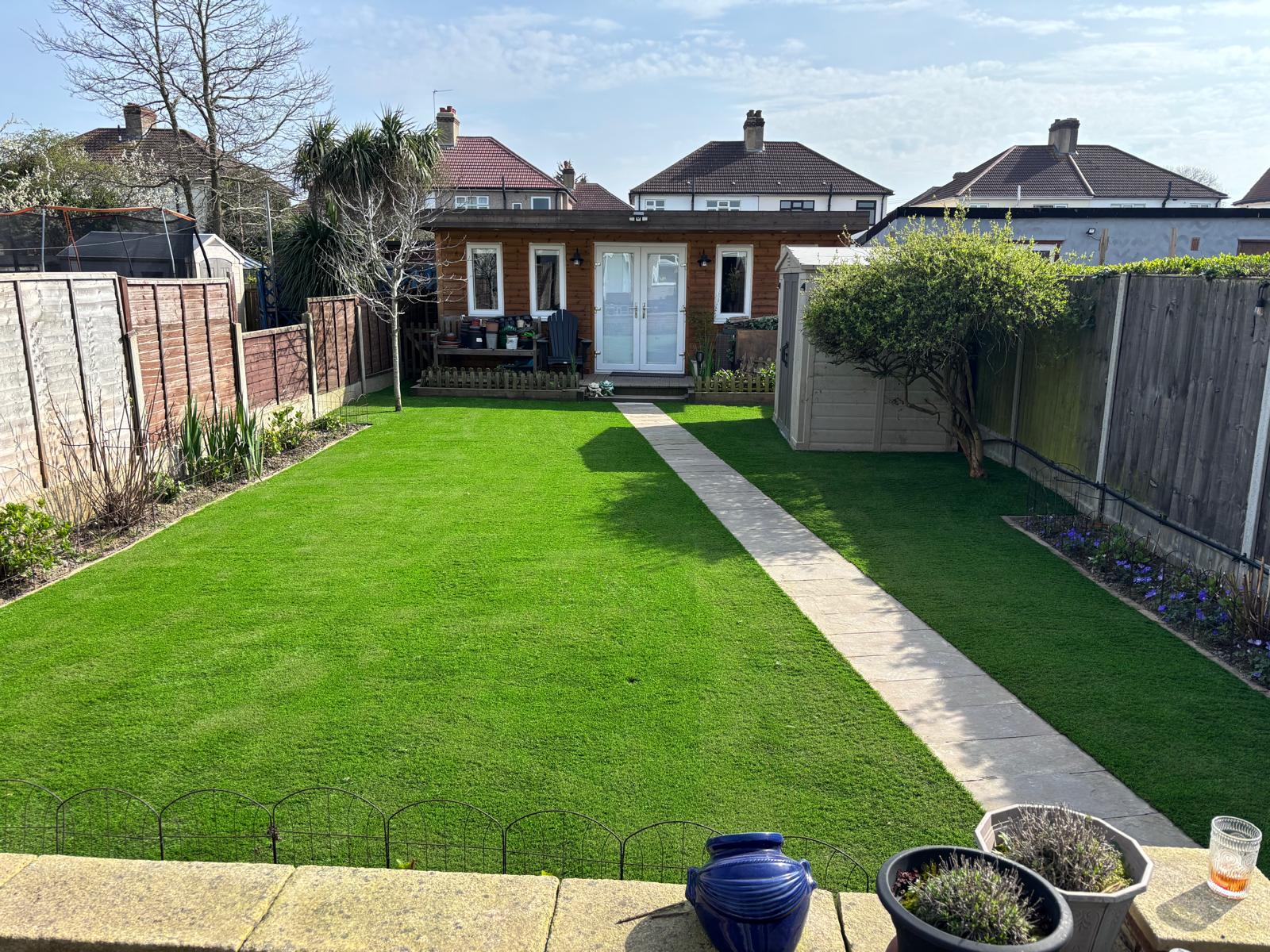 “Perfect artificial lawns for pets