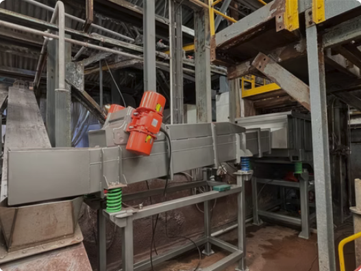 Vibrating Screener with Tube Feeder