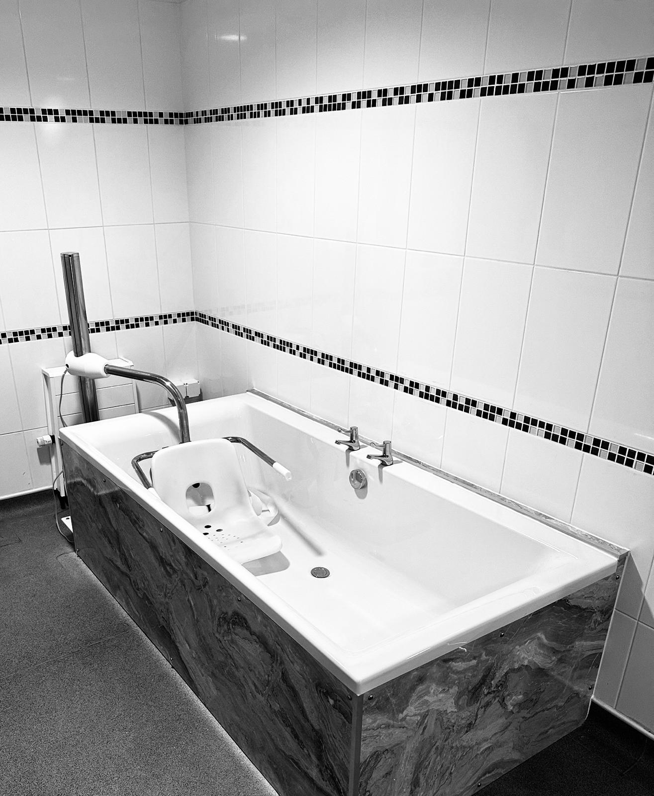 Victor Medical Hydraulic Bathing Hoist